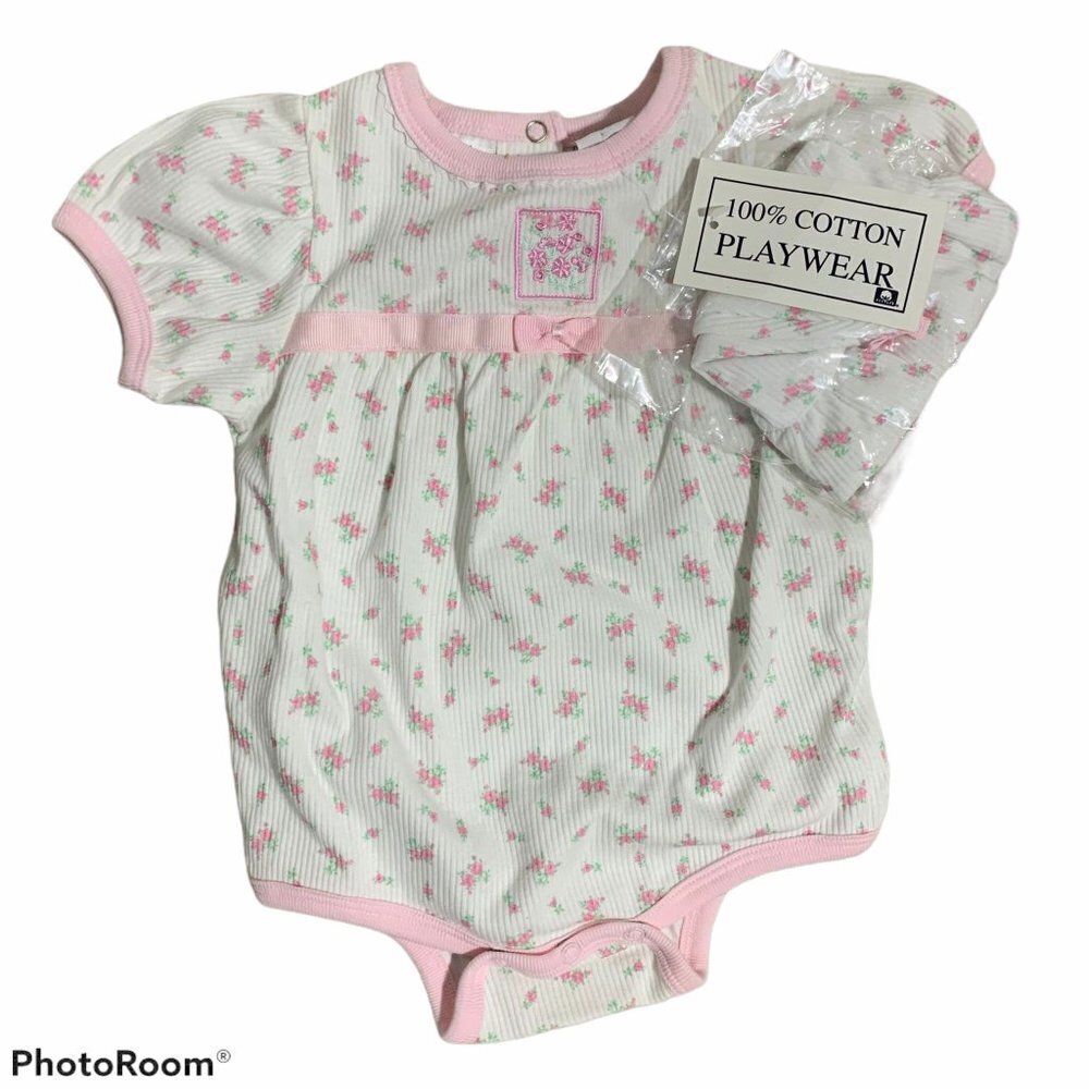 New with Tags 6-9M Bodysuits with Hat Baby Set